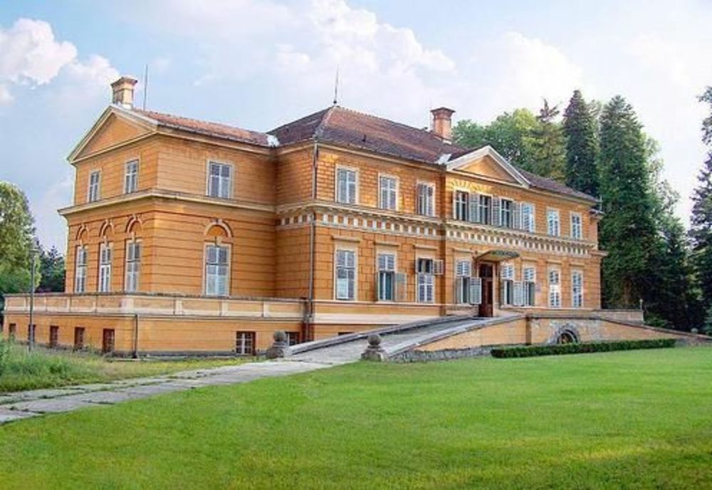 Domeniul Regal de la Săvârșin își deschide porțile pentru turiști