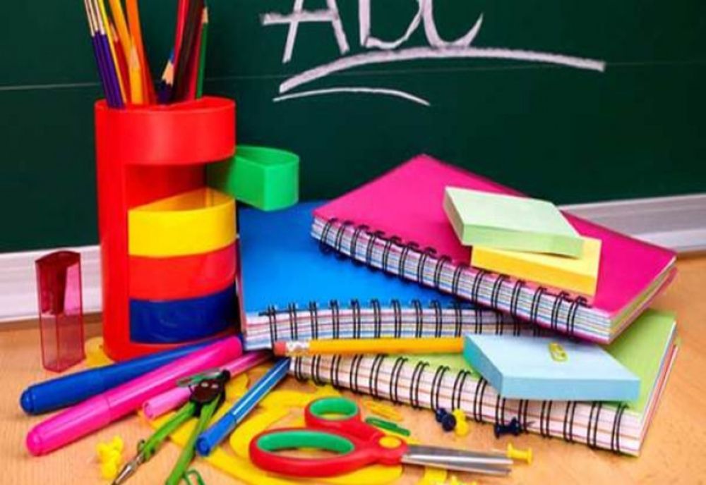 Cât costă coșul de rechizite anul acesta. Inflația a golit ghiozdanele copiilor în prag de an școlar