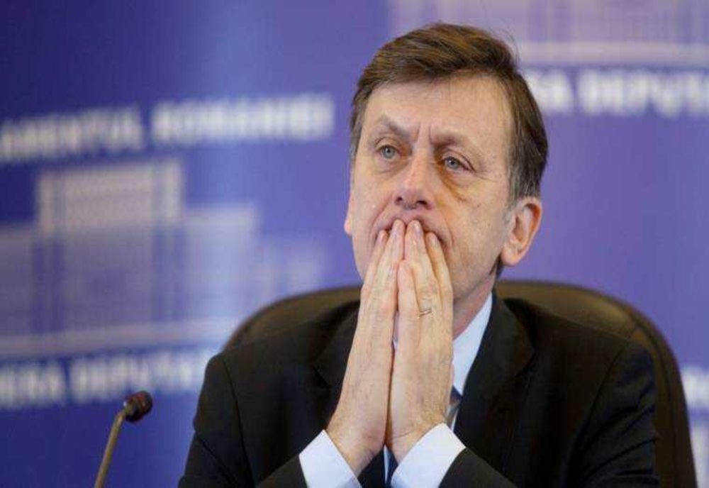 CRIN ANTONESCU: NU EXISTĂ ALTERNATIVĂ DE STABILITATE LA ACTUALA MAJORITATE PARLAMENTARĂ