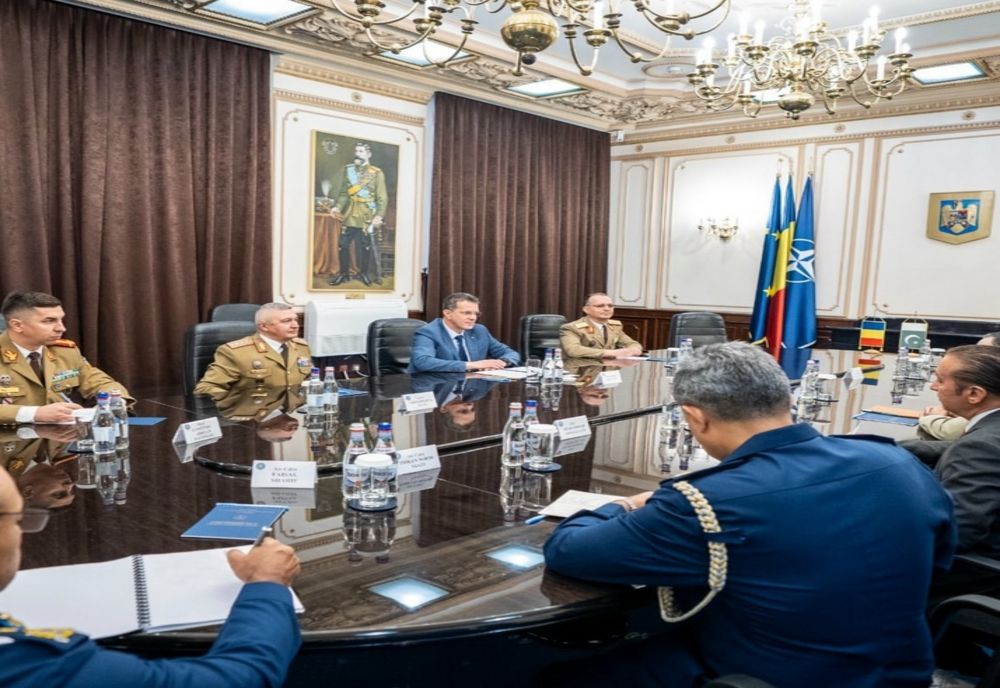 MINISTRUL APĂRĂRII NAȚIONALE, IONUȚ MOȘTEANU, ÎNTÂLNIRE LA NIVEL ÎNALT, ALĂTURI DE ȘEFUL STATULUI MAJOR AL APĂRĂRII, GENERALUL GHEORGHIȚĂ VLAD