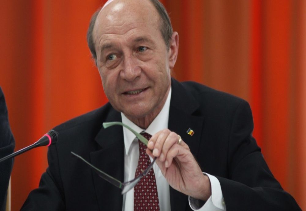 Băsescu despre vaccinul lui Putin: Aș avea curaj să fac acel vaccin, individual