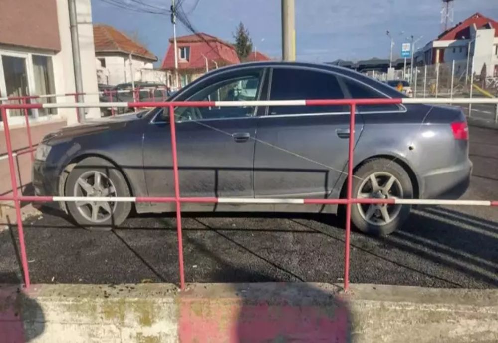 Primele imagini cu mașina FURATĂ în care se afla și fostul ministru Marius Budăi