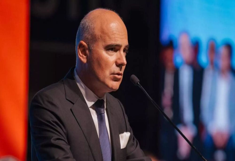 RAREȘ BOGDAN: „STATUL ÎNSEAMNĂ CETĂȚEANUL, IAR POLITICIENII SUNT OBLIGAȚI SĂ-L APERE PE ACEST CETĂȚEAN, PE SUVERAN. NU SĂ PUNĂ BATISTA PE ȚAMBAL!”