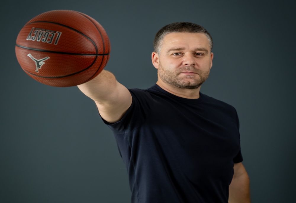 ”NU PLEC NICĂIERI, RĂMÂN AICI LA NOI ÎN ORAȘ, NU-MI SCHIMB BULETINUL. DOAR CĂ MĂ DUC LA UN ALT NIVEL” – CIPRIAN CIUCU ȘI-A ANUNȚAT CANDIDATURA LA PRIMĂRIA CAPITALEI